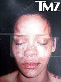 Фото избитой Рианны появилось на американском сайте