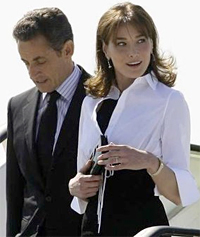 Бруни и Саркози не смогли сдержать чувств на публике
