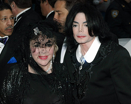 Элизабет Тейлор ищет себе могилу рядом с Майклом Джексоном