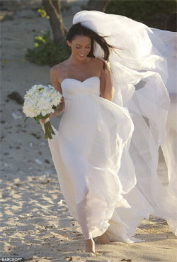 Свадебные фото Меган Фокс: босая невеста в Армани