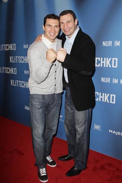 Братья Кличко представили в Берлине фильм о самих себе