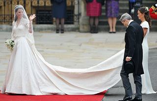 Невеста принца Уильяма выбрала свадебное платье от Александра МакКуина