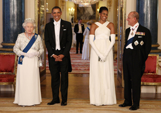 Барак и Мишель Обама на приеме у Елизаветы II