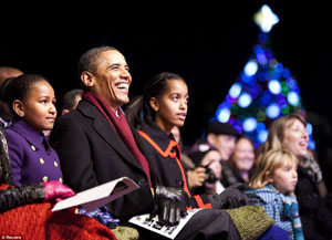Барак Обама зажег огни на новогодней елке у Белого дома