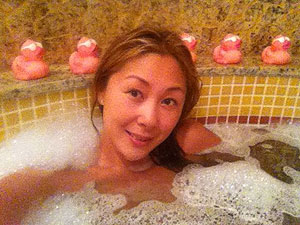 Анита Цой выложила интимные фото в ванной