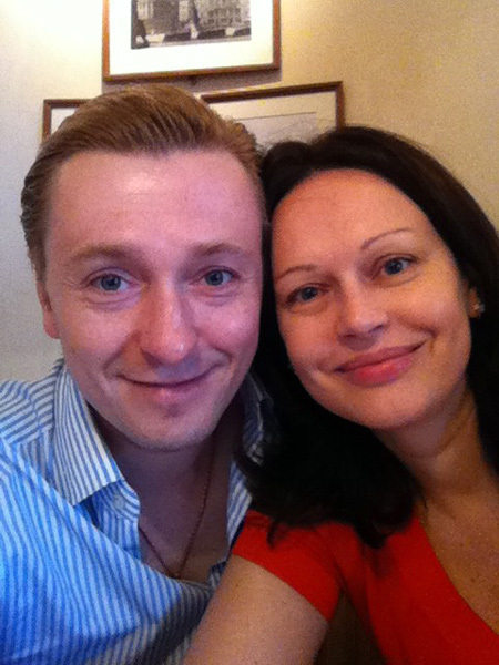 Жена Безрукова и Домогаров мило флиртуют в Интернете