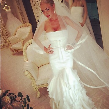 Маша Малиновскя выложила свадебное фото