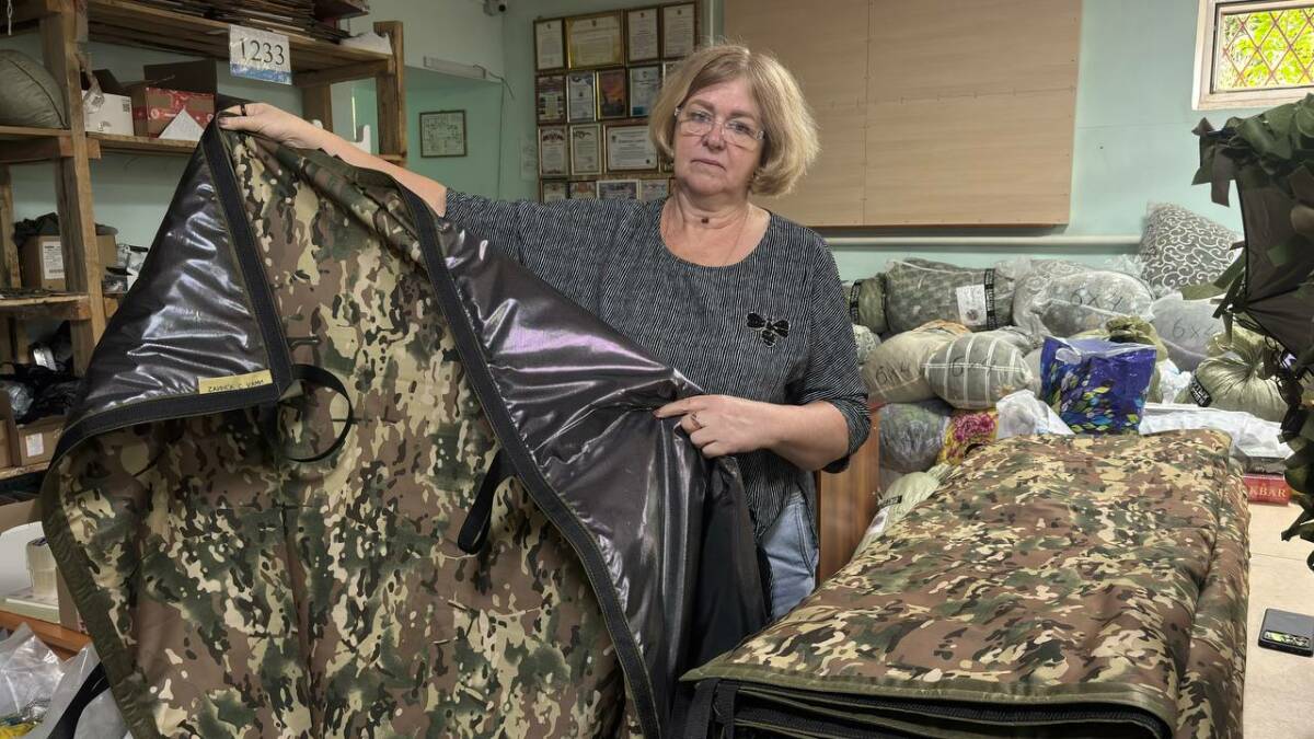 Зәй волонтерлары хәрбиләргә ике йөздән артык эсседән һәм салкыннан саклаучы юрган ясаган