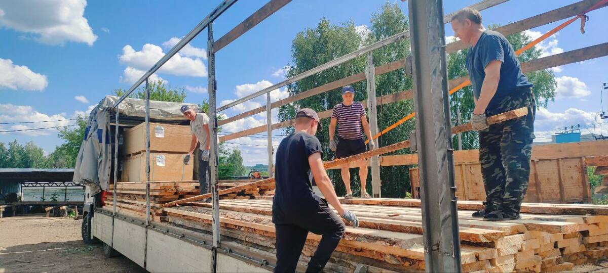 Кукмара волонтерлары ныгытмалар төзү өчен махсус операция зонасына такталар җибәрәчәк