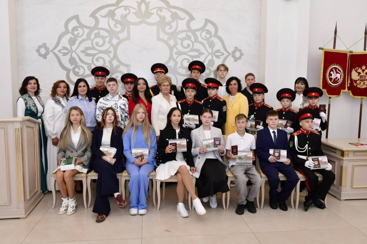 Вручение паспортов 