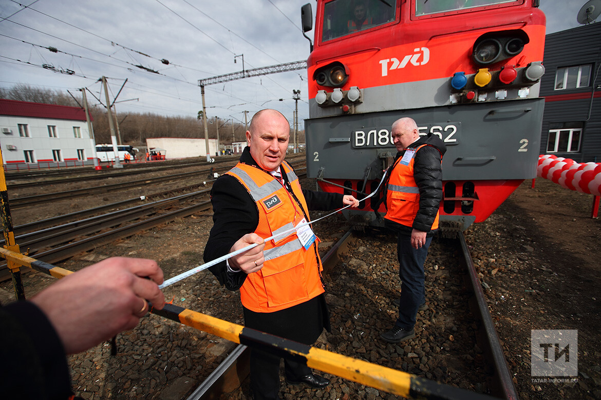 машинист пассажирского поезда двигавшегося со