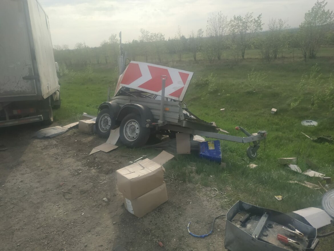 грузовик въехал