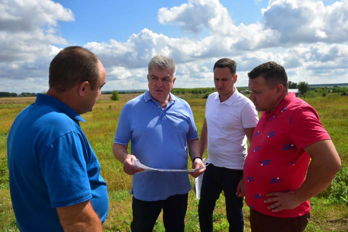 Чаллы мэры Тукай, Минзәлә районнарында күп балалы гаиләләр өчен җир кишәрлекләрен карады