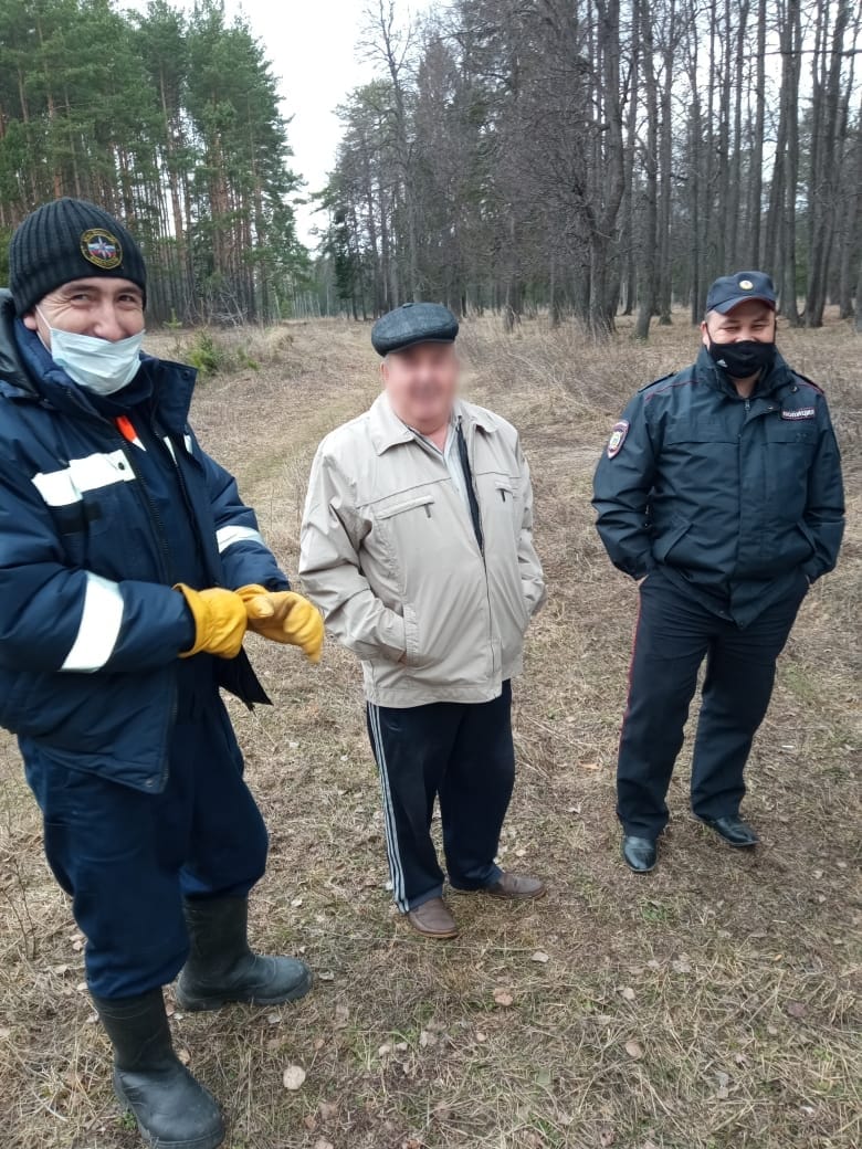 Спасатели нашли потерявшегося мужчину