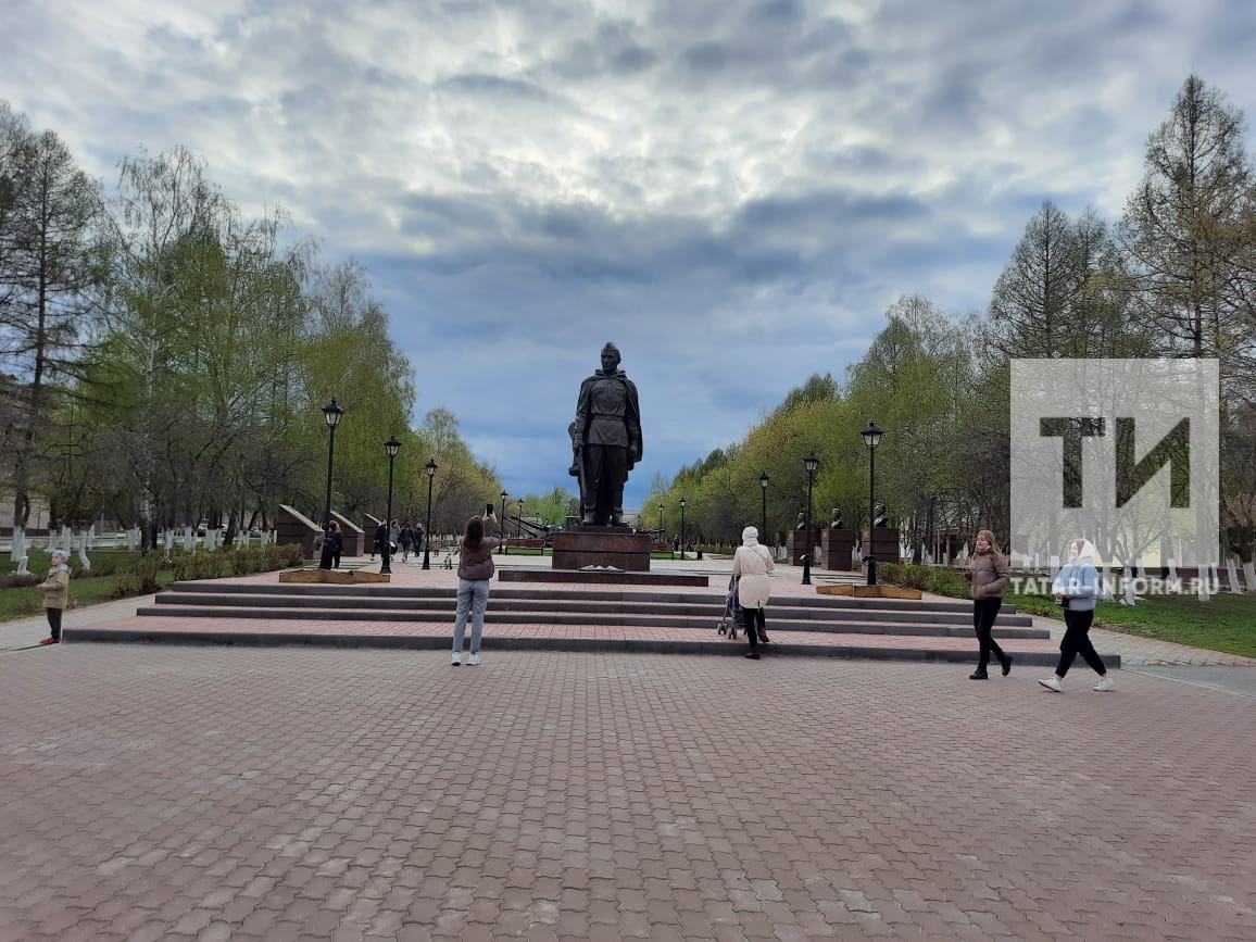 Новый памятник Воину-освободителю в Заинске