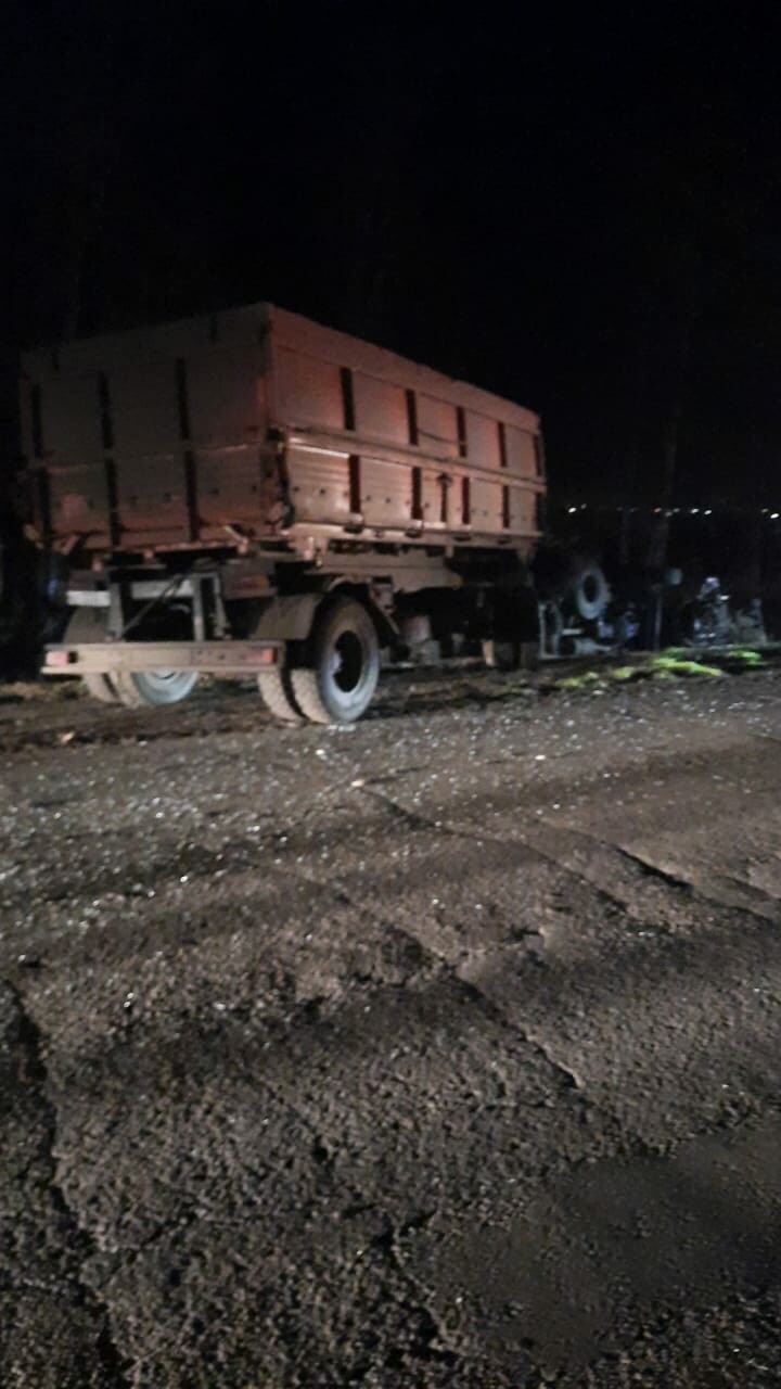 Один человек погиб в лобовом столкновении легковушки и грузовика в Буинске
