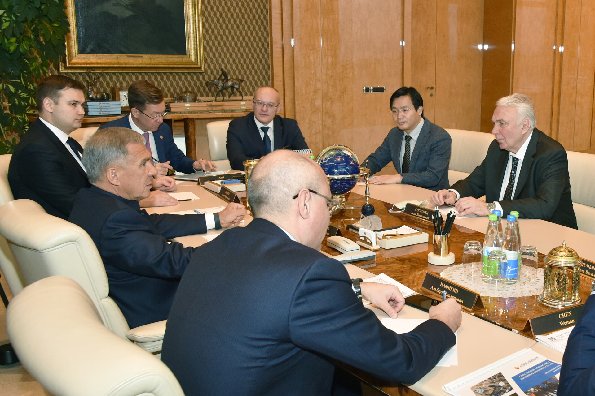 Минниханов обсудил с Сосковцом вопросы сотрудничества с Евразийским деловым советом