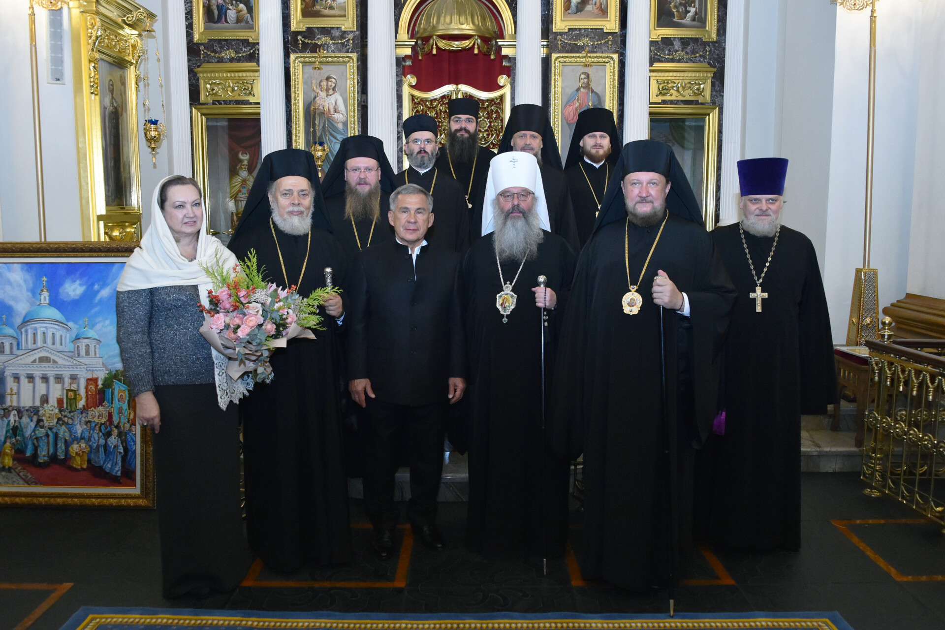 Рустам Минниханов посетил собор Казанской иконы Божией Матери