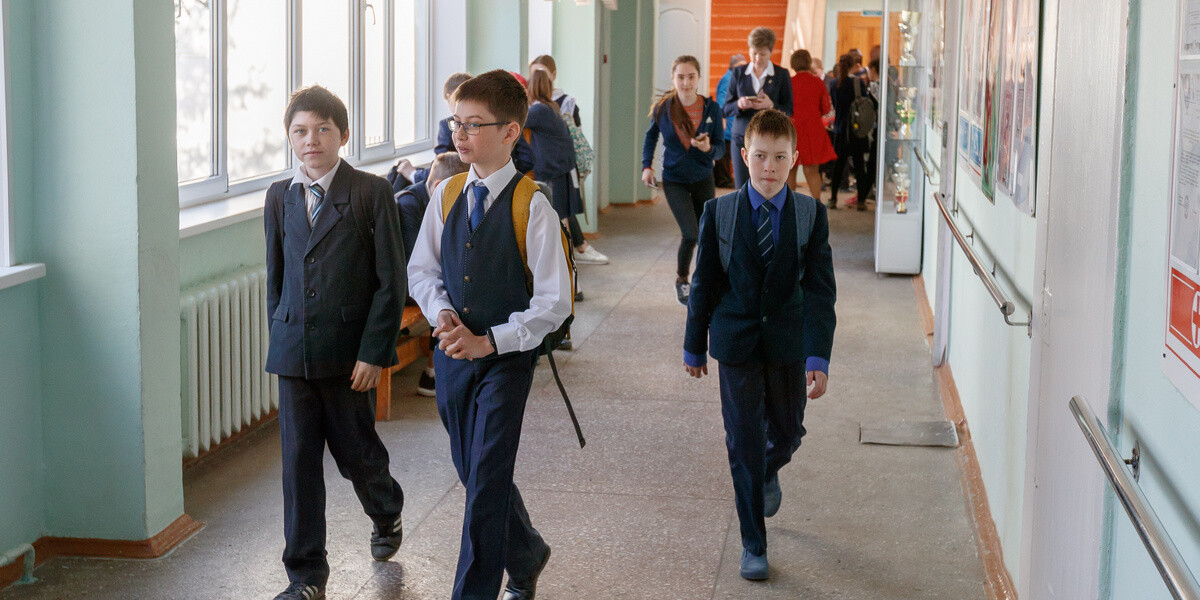 1 сентября день знаний. 1 сентября 2022 школьникам. школа 2022 1 класс. 1 сентября 2022 школьникам. 1 сентября 2022 школьникам.