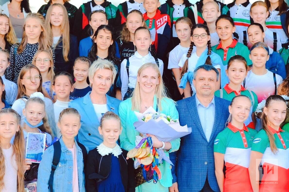 Воспитанники спортшкол Казани встретились с семикратной олимпийской чемпионкой Ромашиной