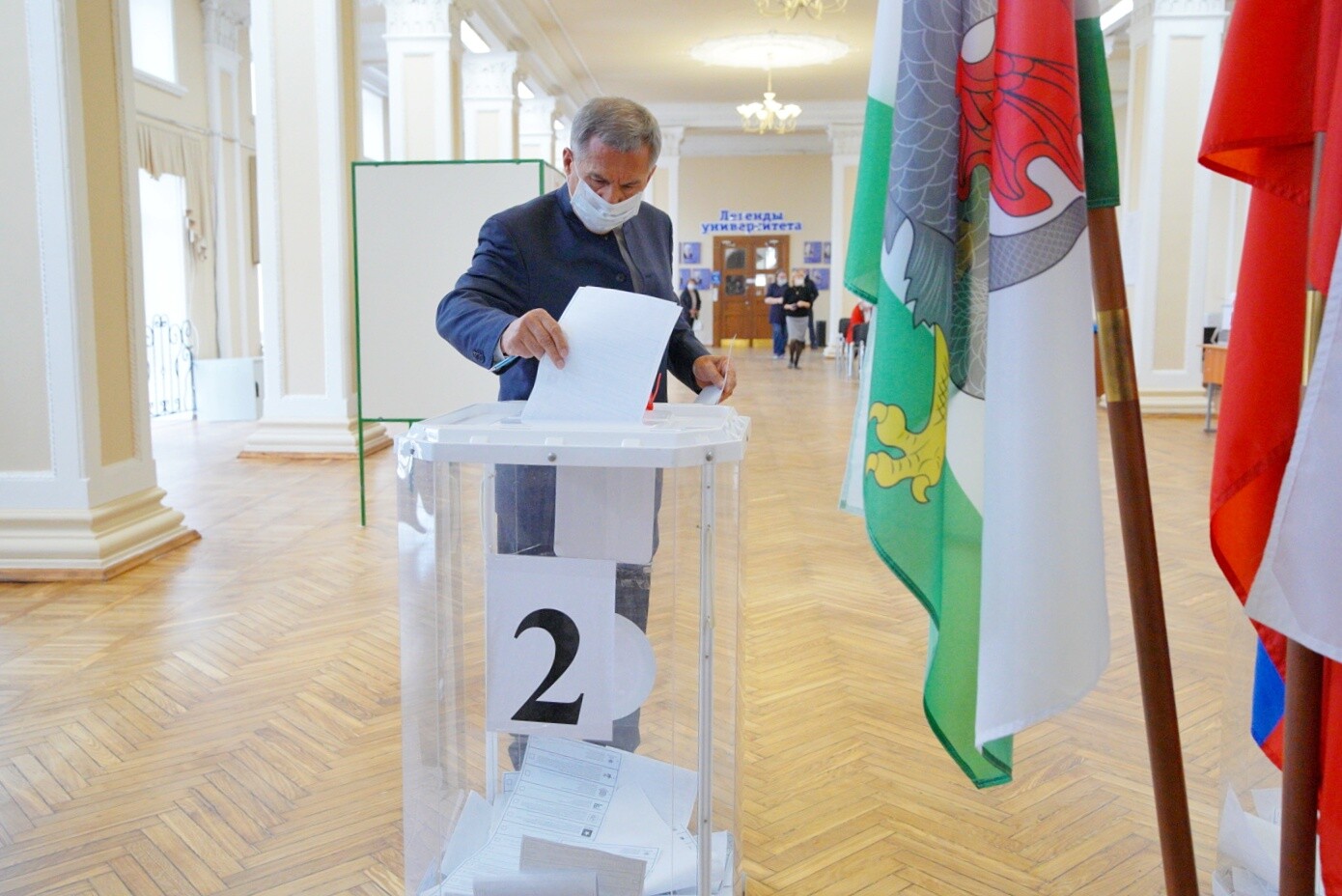 Минниханов проголосовал на выборах в Госдуму РФ