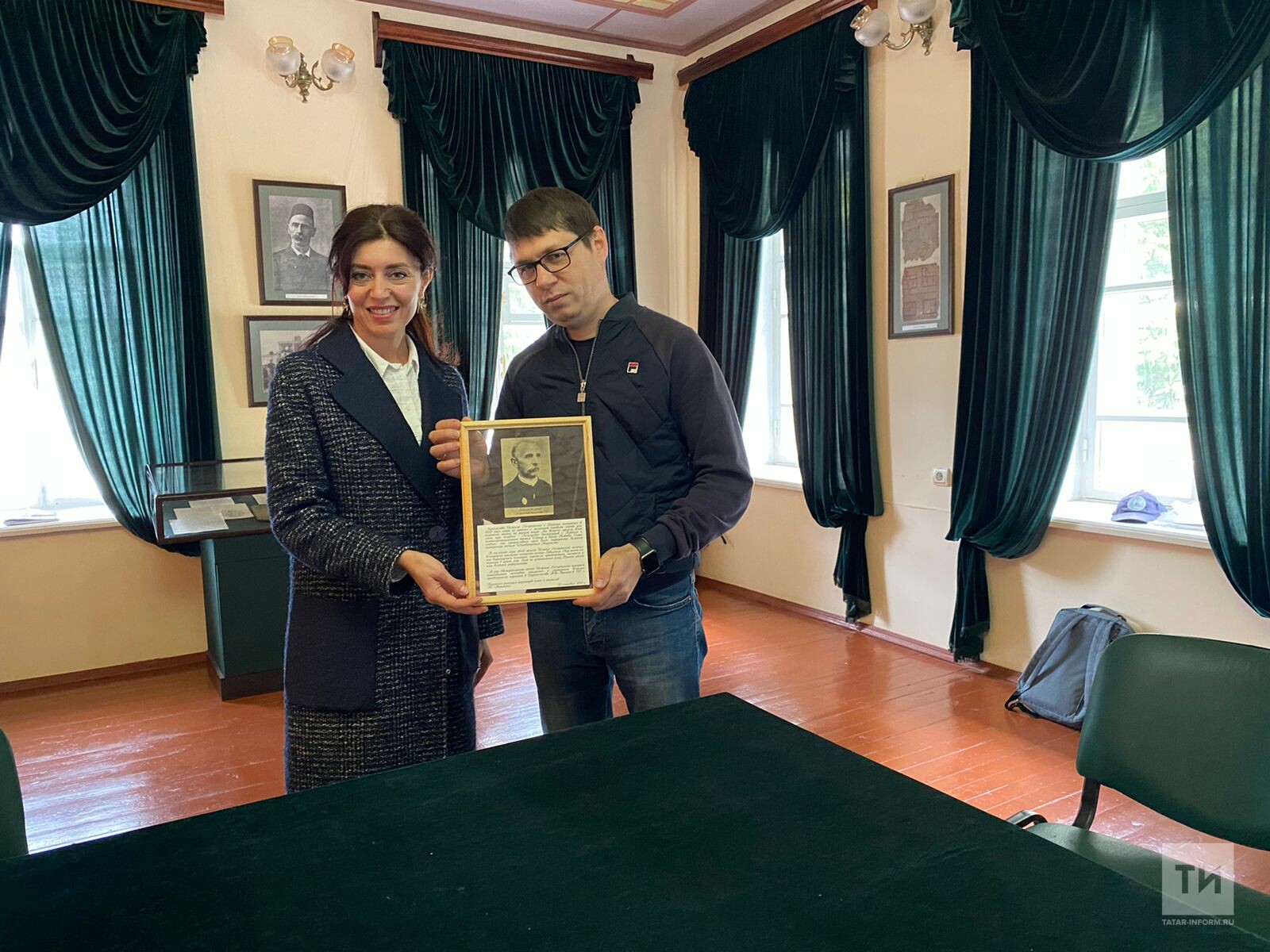 Медиахолдинг «Татмедиа» подарил музею Гаспринского в Бахчисарае редкое фото просветителя