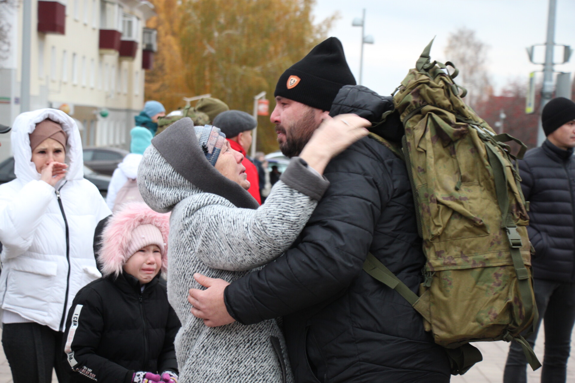 «Мы вернемся с Победой»: в Азнакаевском районе прошло две отправки мобилизованных