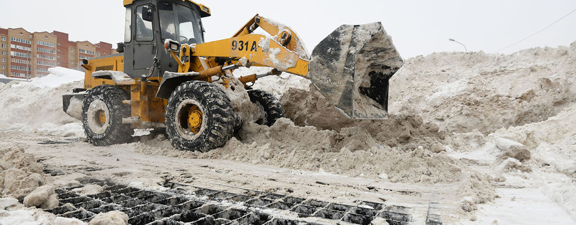 «Снегоотвалы – это мусорные полигоны»: как и зачем в Казани плавят снег?