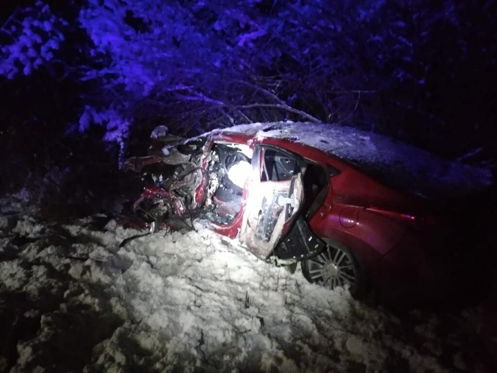 Водитель легковушки погиб в страшном столкновении с «КАМАЗом» в Татарстане