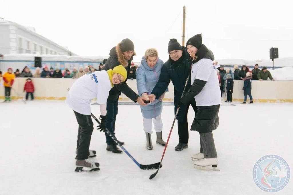 Ольга Павлова приняла участие в открытии семейного фестиваля «Люблю папу, маму и хоккей»