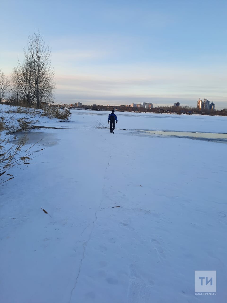 На озере Средний Кабан в Казани 10-летняя девочка провалилась под лед