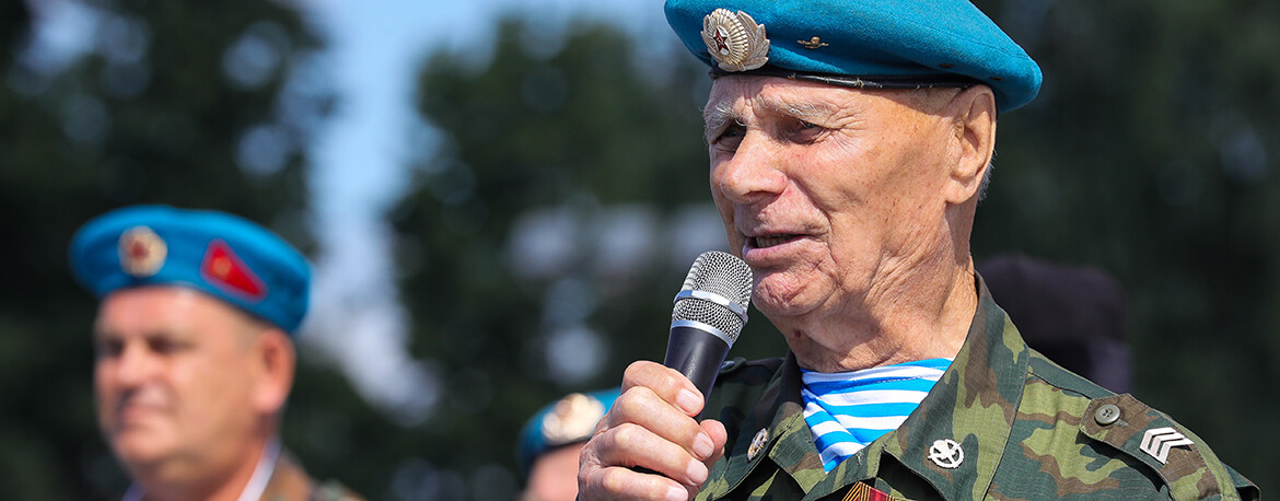 «Прыгал с парашютом до 95 лет, человек-легенда!»: в Казани простились с Павлом Клетневым
