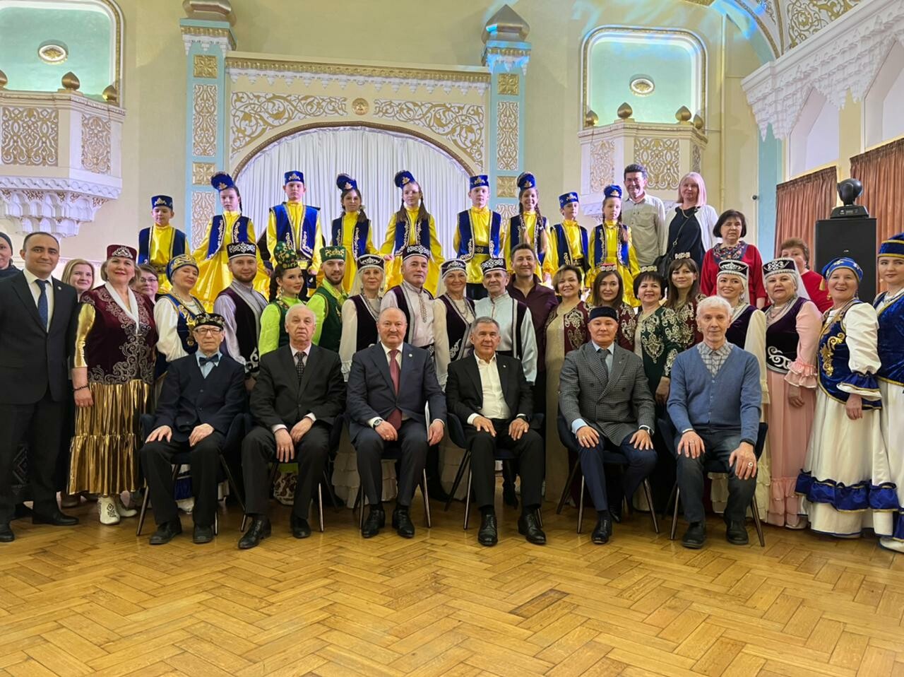 Автономия татар Москвы: Встреча с Миннихановым стала по-настоящему теплой и семейной