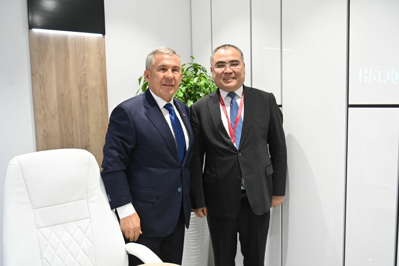 Минниханов на ПМЭФ провел переговоры с министром инновационного развития Узбекистана