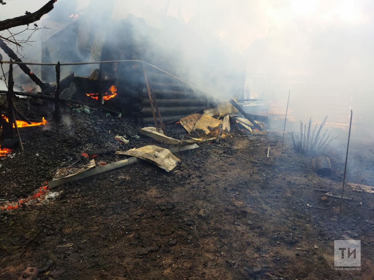 Массовый пожар. Пожар в лебяжье. Пожар в раздолье. Пожар в лебяжье. Пожар в поселке лебяжье рощино.