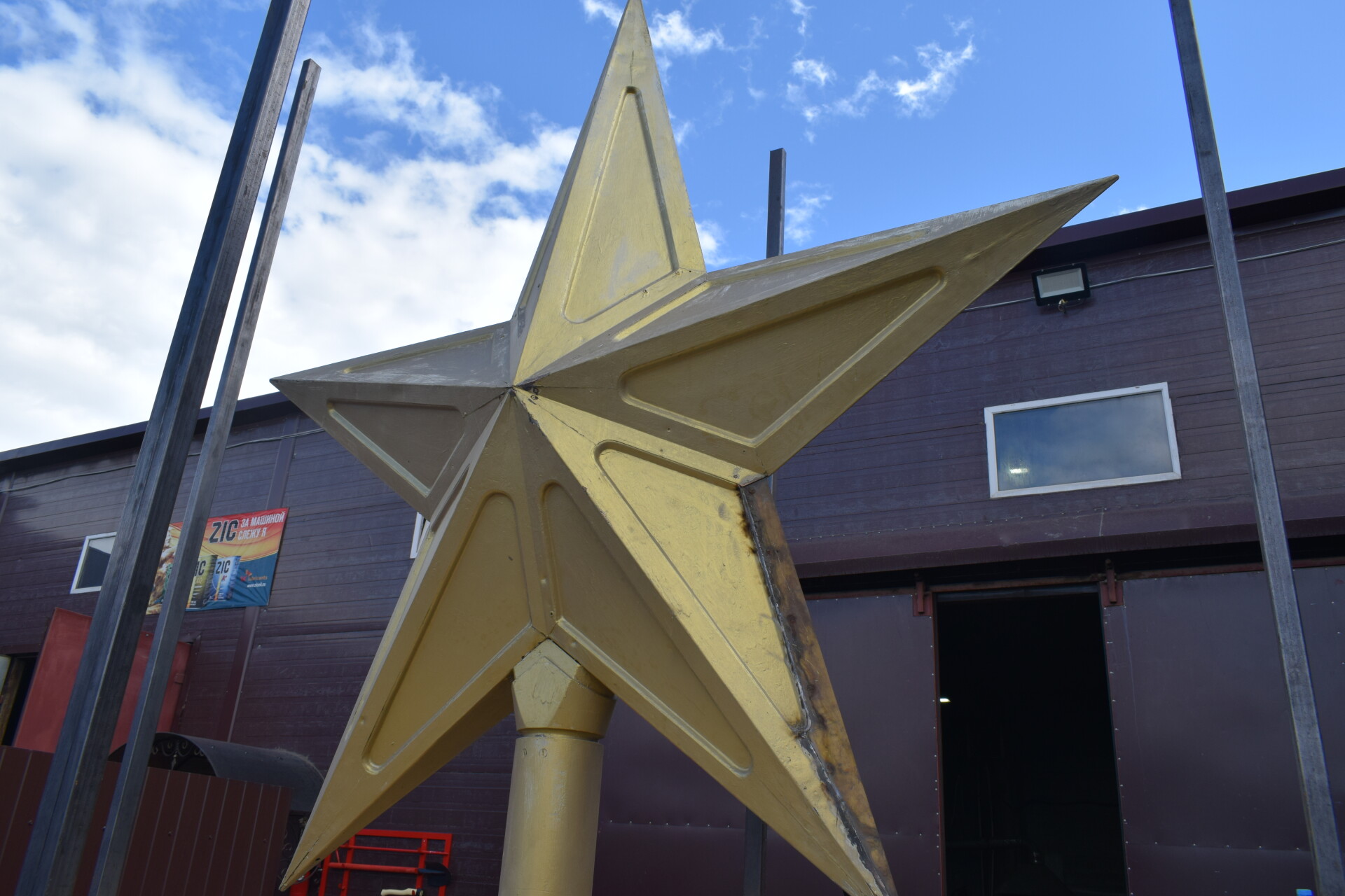 С небес на землю: звезду со Спасской башни Казанского Кремля сняли для реставрации
