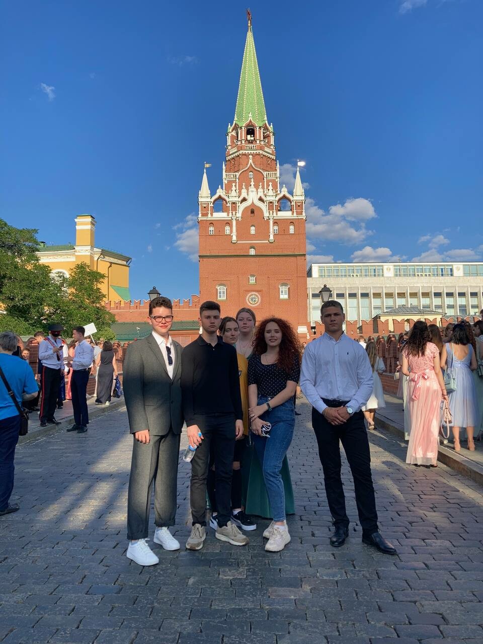 Выпускники Донбасса посетили бал в Московском Кремле благодаря единороссам Татарстана