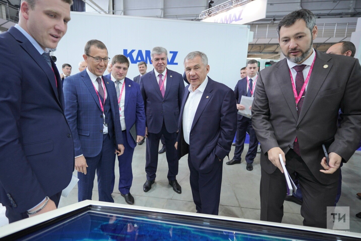 Минниханов принимает участие в выставке «Иннопром-2022»