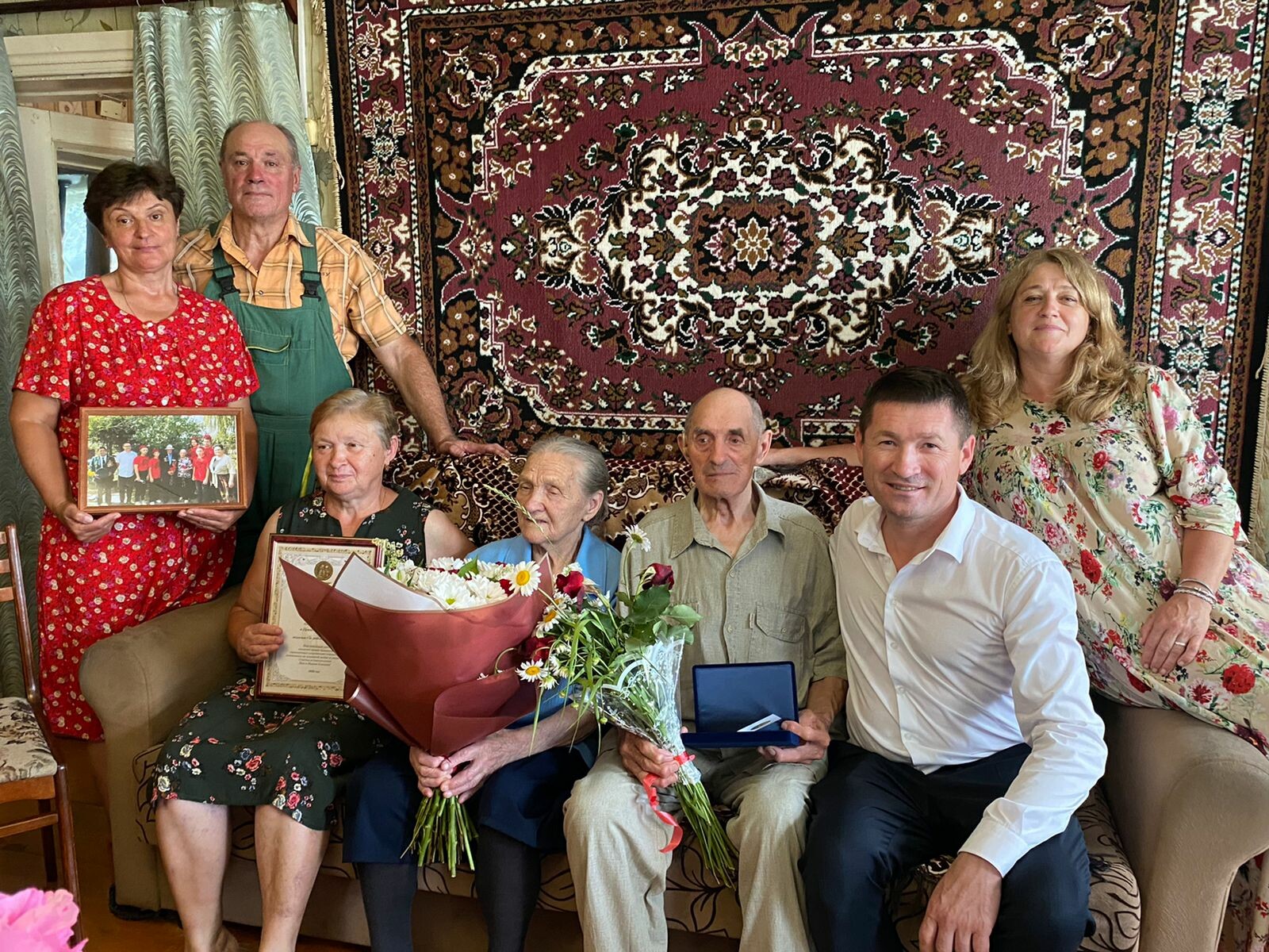 В Пестречинском районе награждена единственная семья с 70-летним «стажем»