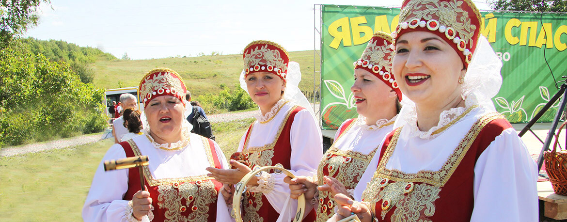 Костюмированный пикник и бабушки из Бураново: как в Татарстане встретят Яблочный Спас