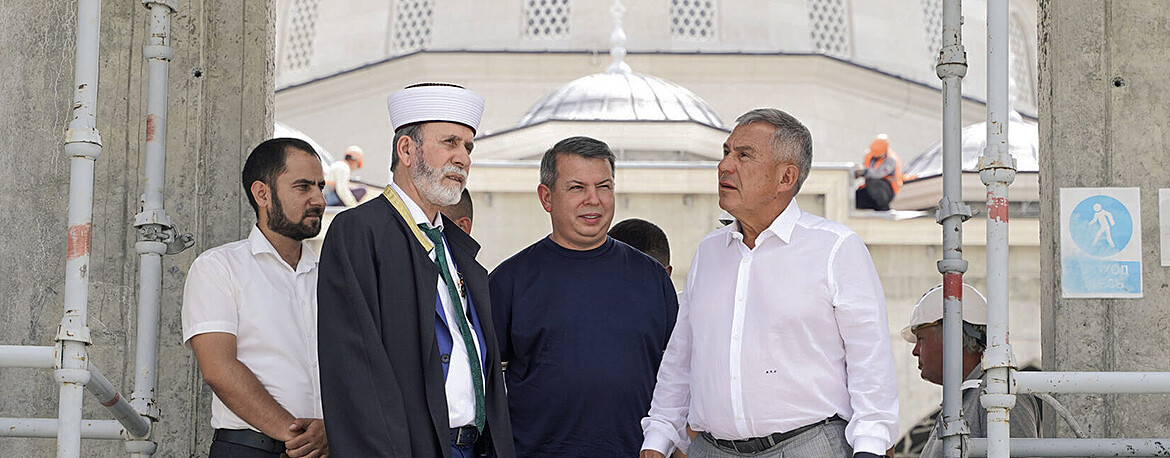 Минниханов в Крыму: соборная мечеть в Симферополе и орден для муфтия