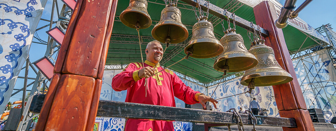 «Здесь происходит магия»: Спасская ярмарка в Елабуге открылась под звон колоколов