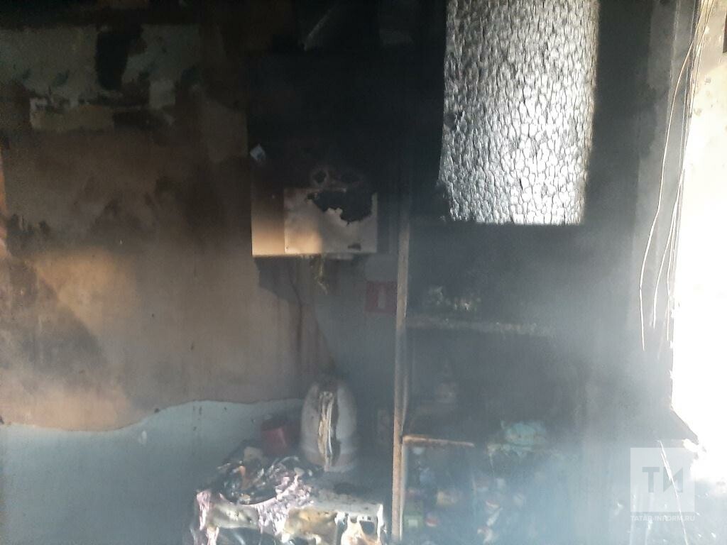 Утром в Советском районе Казани сгорела аптека