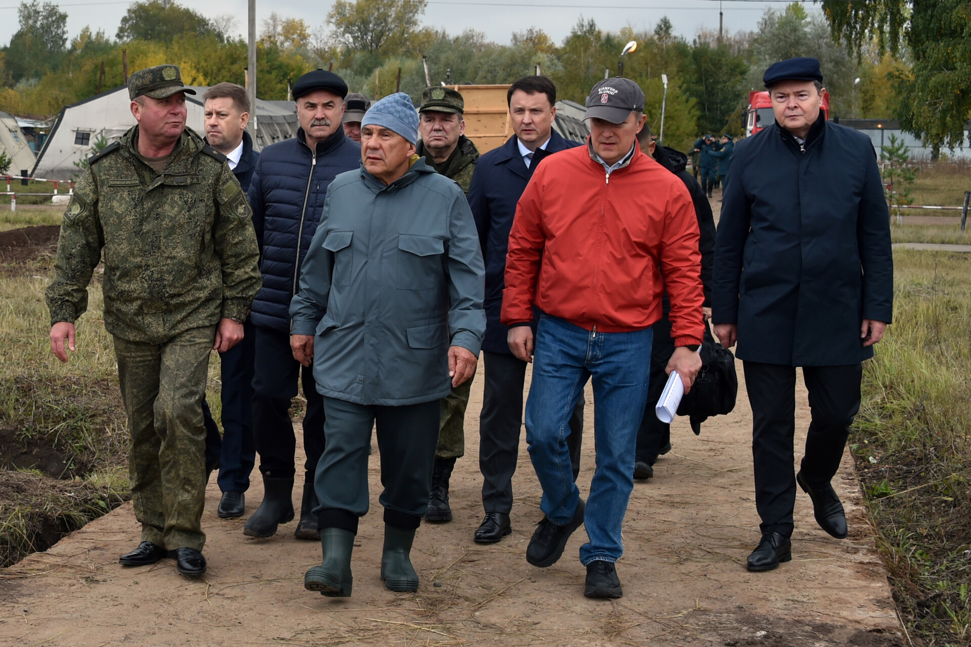Минниханов посетил палаточный лагерь для мобилизованных при Казанском танковом училище
