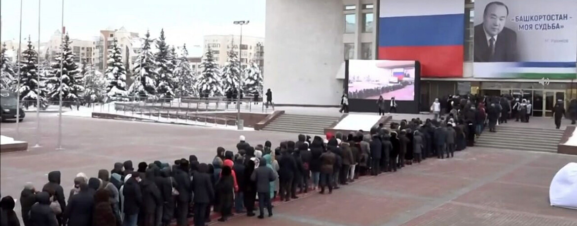 Приезд Путина и толпы на морозе: как прошли похороны первого Президента Башкортостана