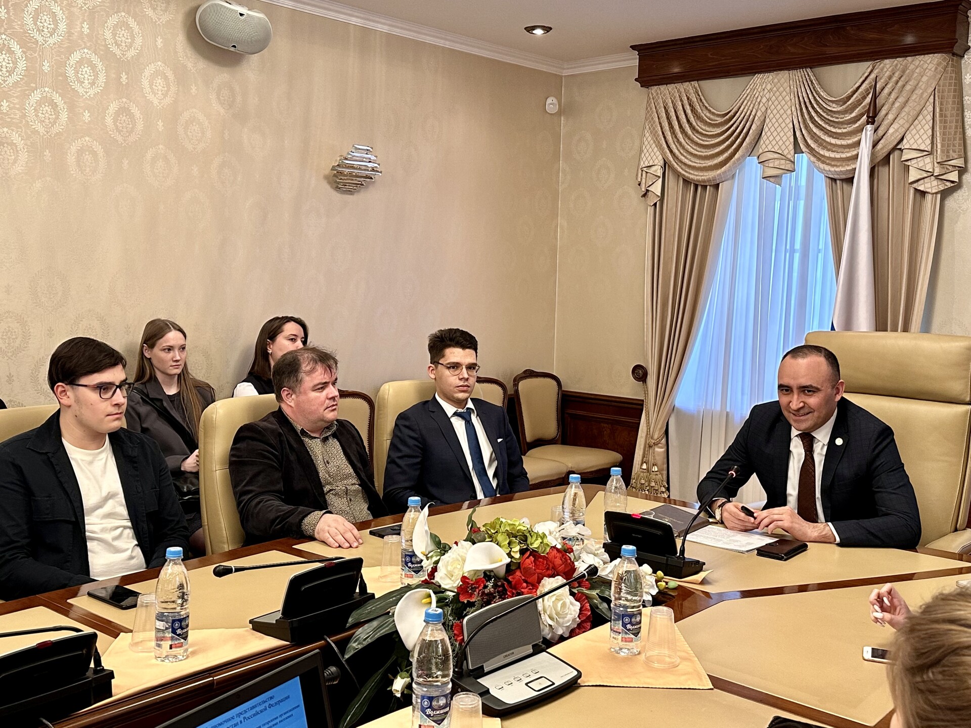 Заместитель полпреда Татарстана встретился в Москве с молодыми выходцами из республики