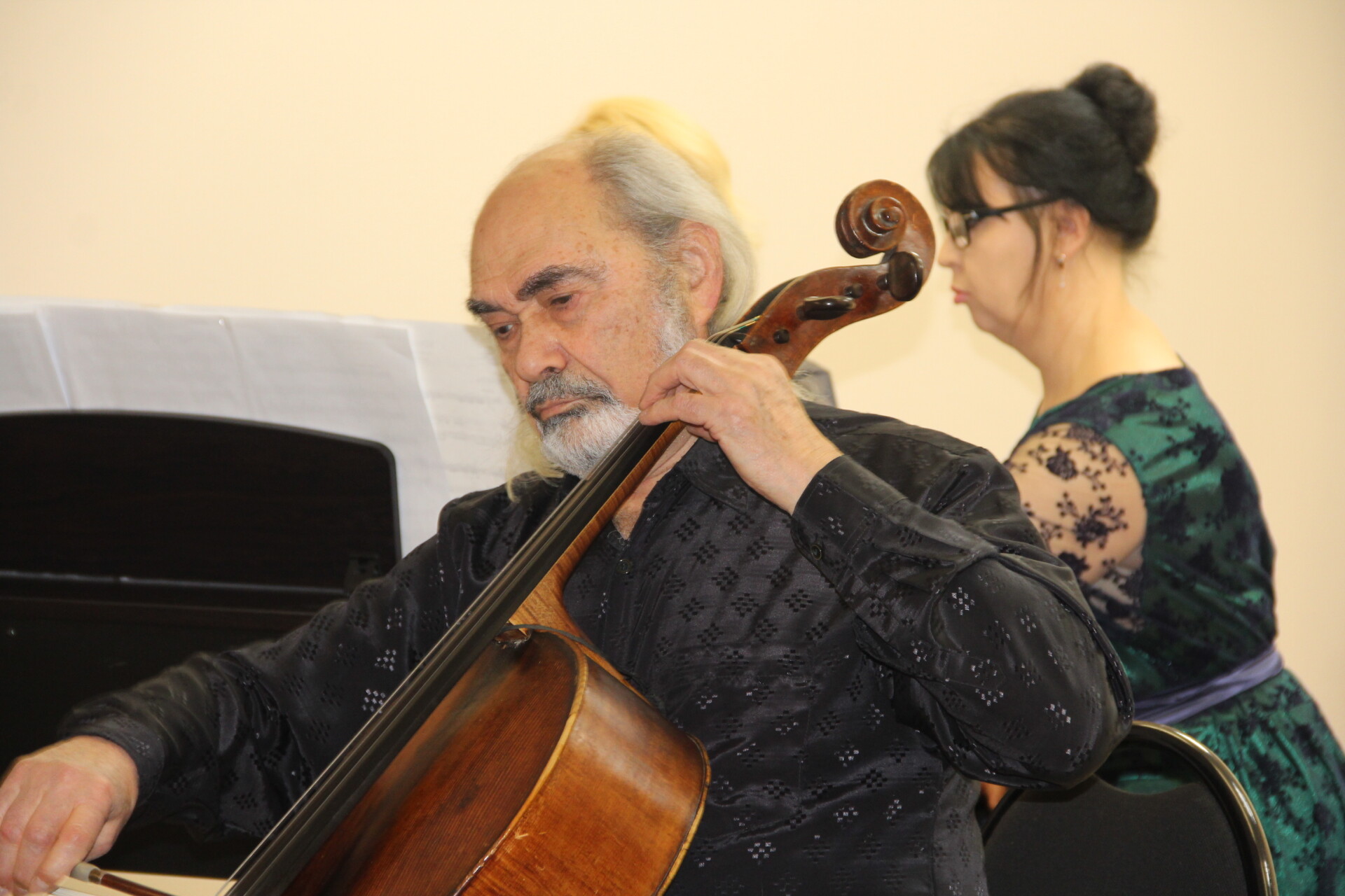 «Демон виолончели» из Франции провел мастер-класс в Елабуге
