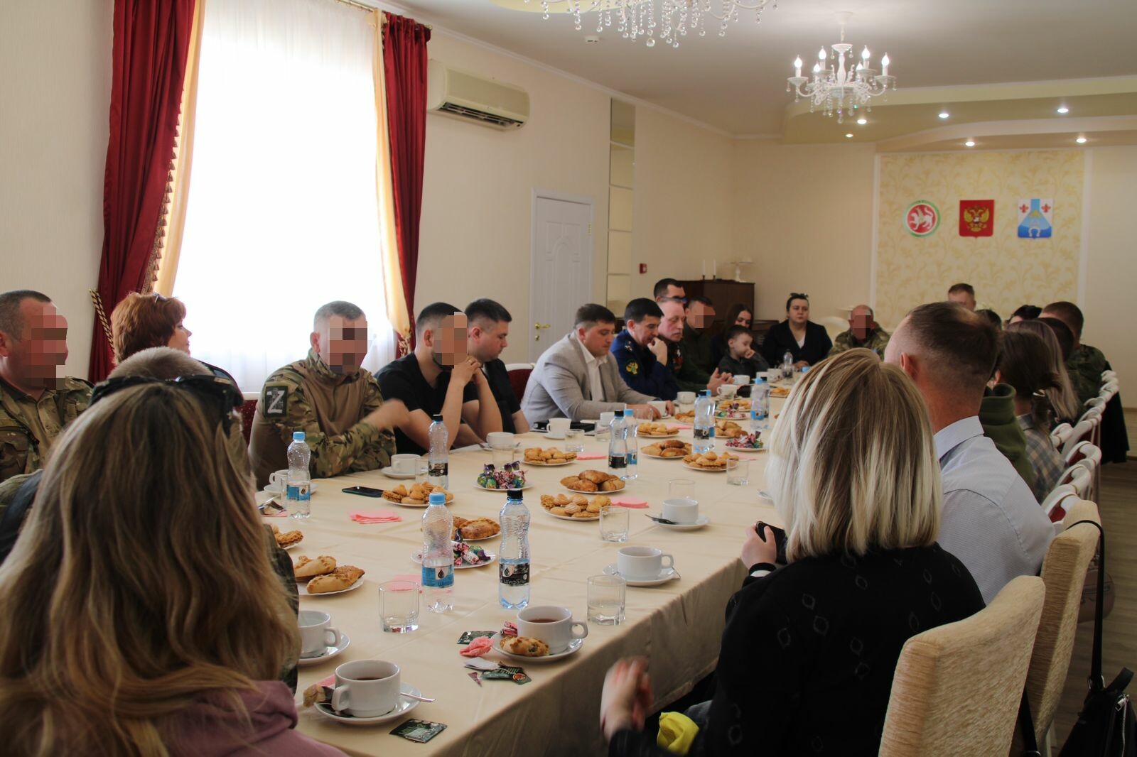 Военные Менделеевска поблагодарили главу и кураторов за заботу об их семьях
