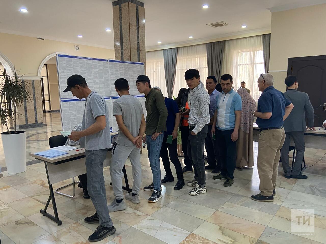 В Узбекистане проходит референдум по изменениям в Конституции страны