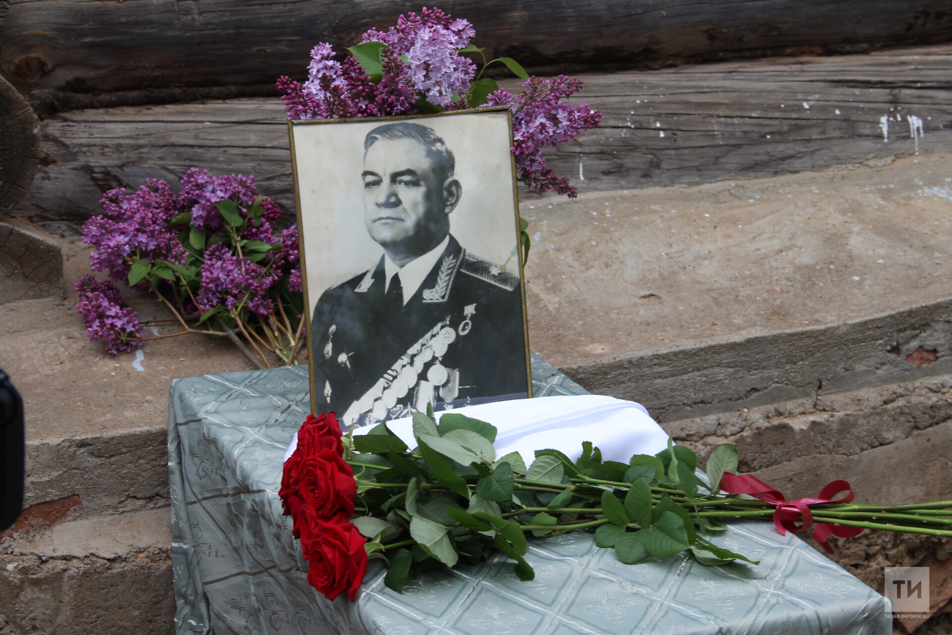 В Елабужском районе открыли мемориальную доску генерал-майору Ивану Чернобровкину